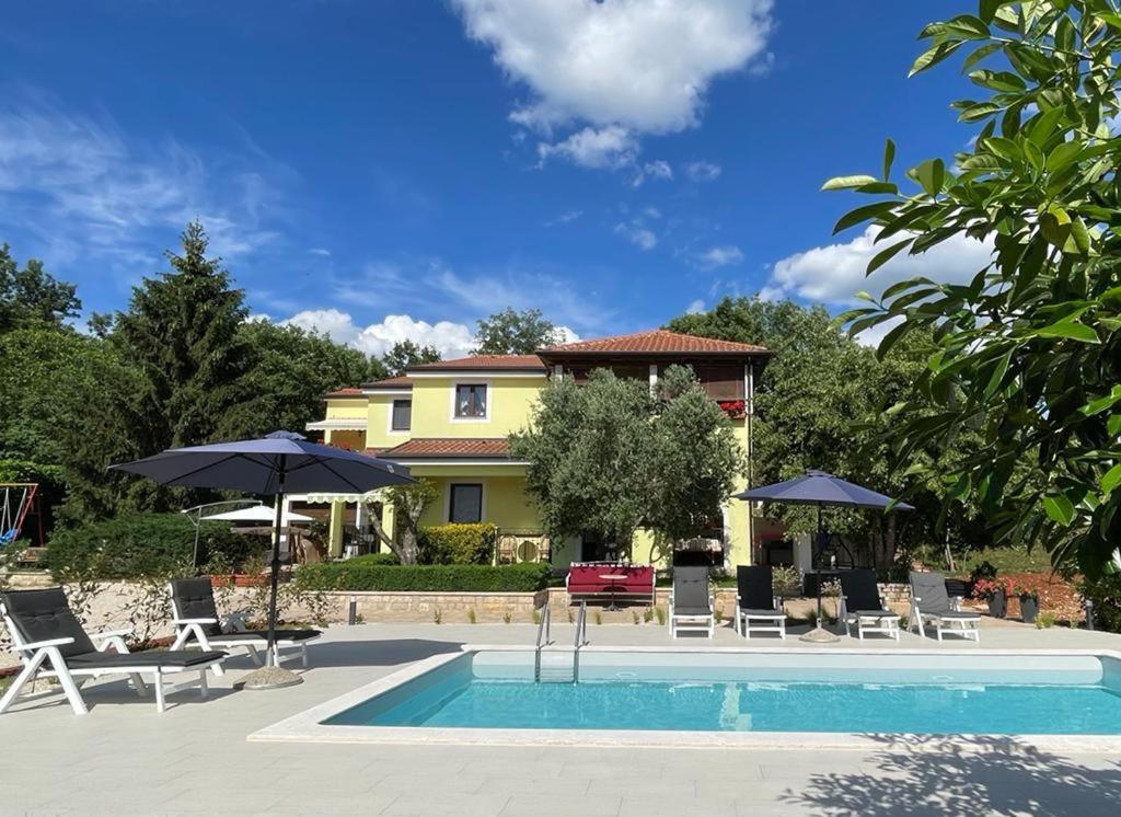 Apartments Sterna Grožnjan Exteriér fotografie